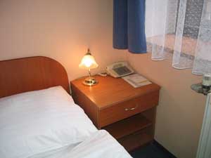 Single with patio view, handicapped utilities, private facilities, and breakfast